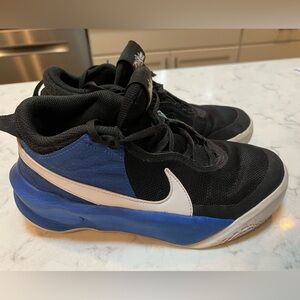 Used kids Nike Hustle DX